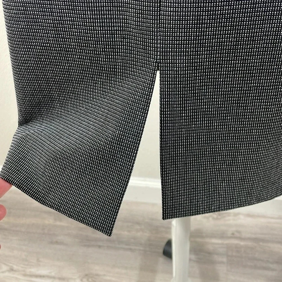 Tahari Arthur S. Levine Black white textured shift midi dress size 6 - Picture 7 of 8